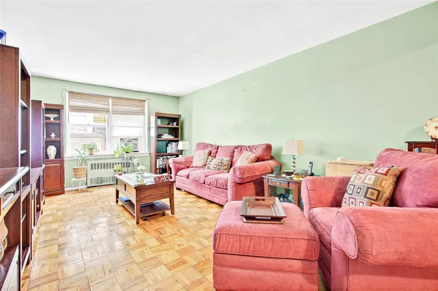 $115,000 | 3176 Decatur Avenue, Unit 1I | Norwood