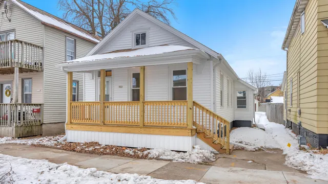 $179,900 | 922 Kentucky Avenue, Sheboygan, WI 53081