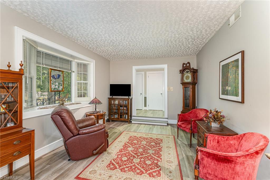 1630 Bright Leaf Road Pfafftown, NC 27040 - Photo 6 of 27 Gallery Image 6