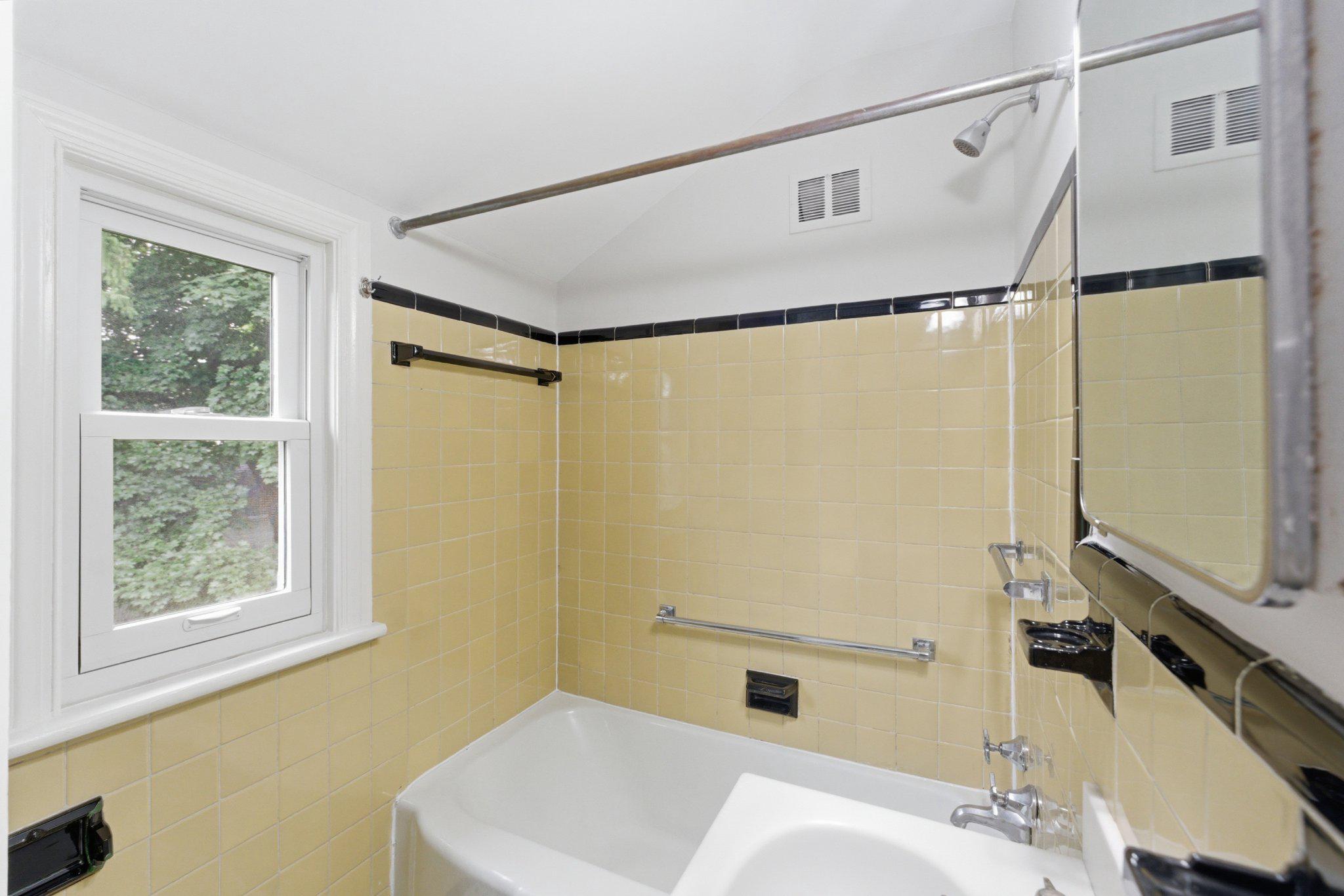 10143 Dallas Avenue Silver Spring, MD 20901 - Photo 37 of 49 Upper-Level Full Bath