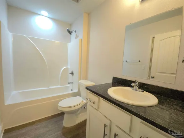 $1,200 | 313 North Navy Boulevard, Unit 1B, Pensacola, FL 32507