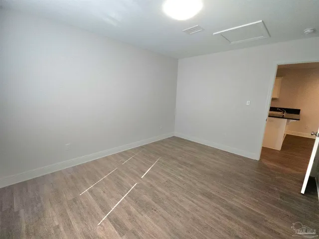 $1,200 | 313 North Navy Boulevard, Unit 1B, Pensacola, FL 32507