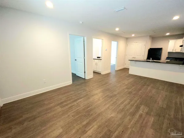 $1,200 | 313 North Navy Boulevard, Unit 1B, Pensacola, FL 32507