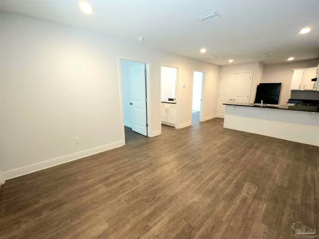 $1,200 | 313 North Navy Boulevard, Unit 1B, Pensacola, FL 32507