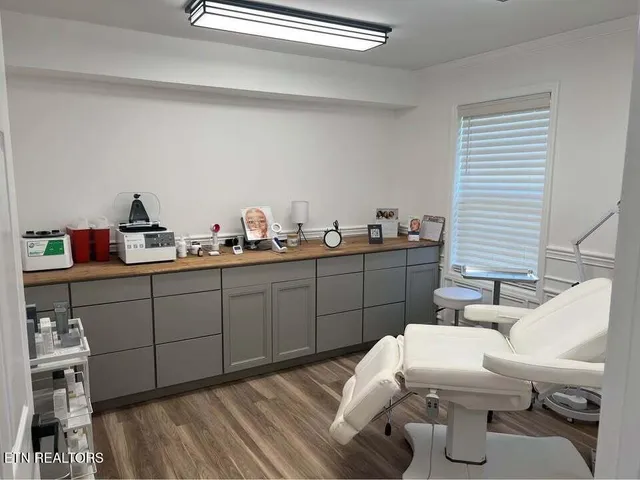 $2,750 | 315 Ebenezer Road, Knoxville, TN 37923