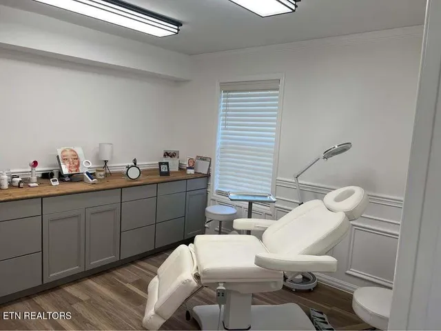 $2,750 | 315 Ebenezer Road, Knoxville, TN 37923