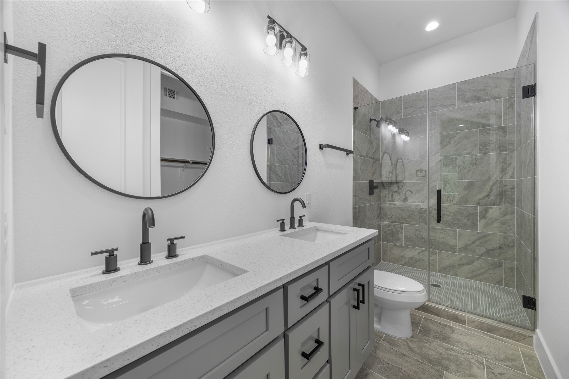 6812 Tuskegee Street, Unit B Houston, TX 77091 - Photo 15 of 18