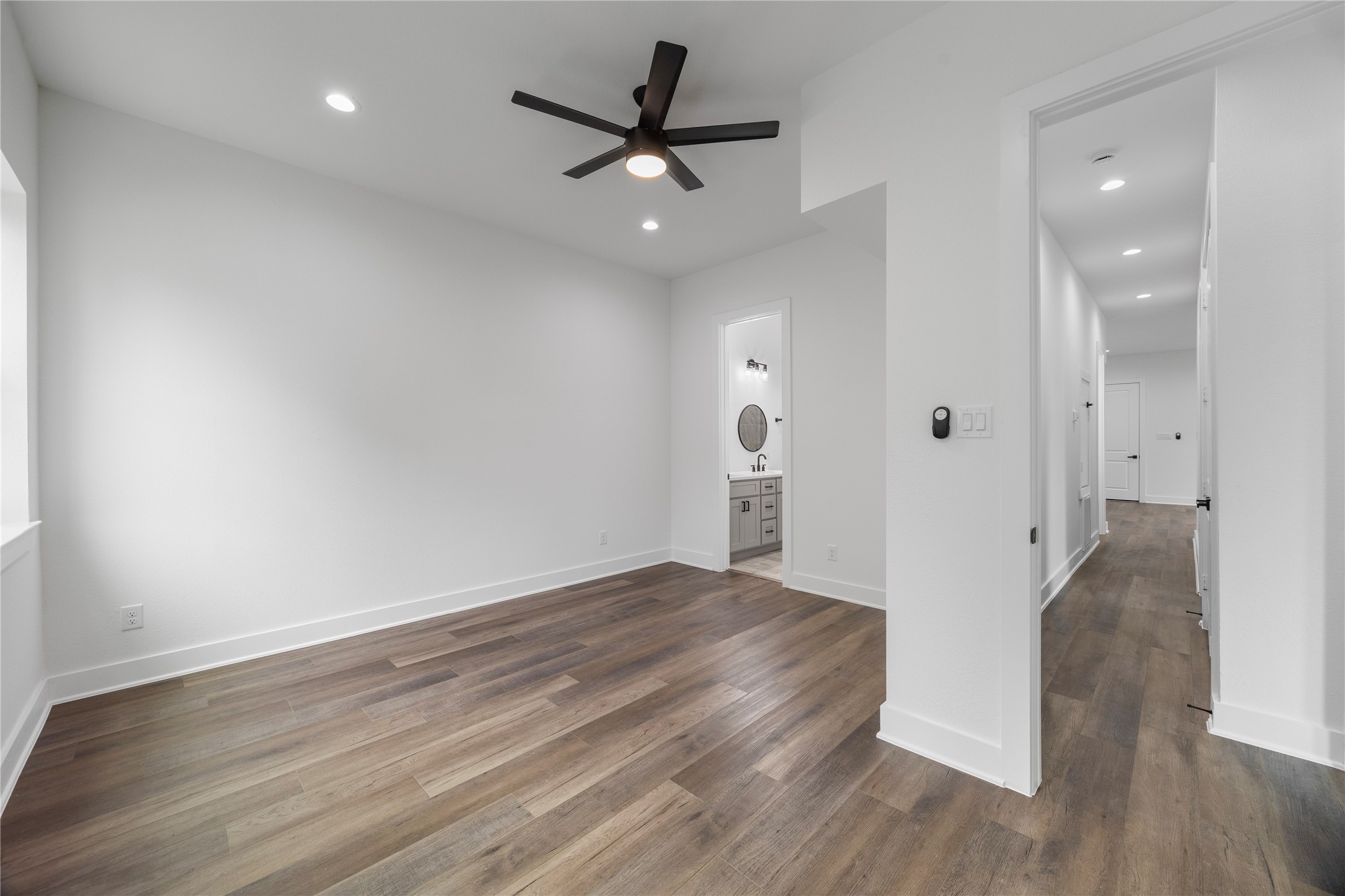 6812 Tuskegee Street, Unit B Houston, TX 77091 - Photo 7 of 18