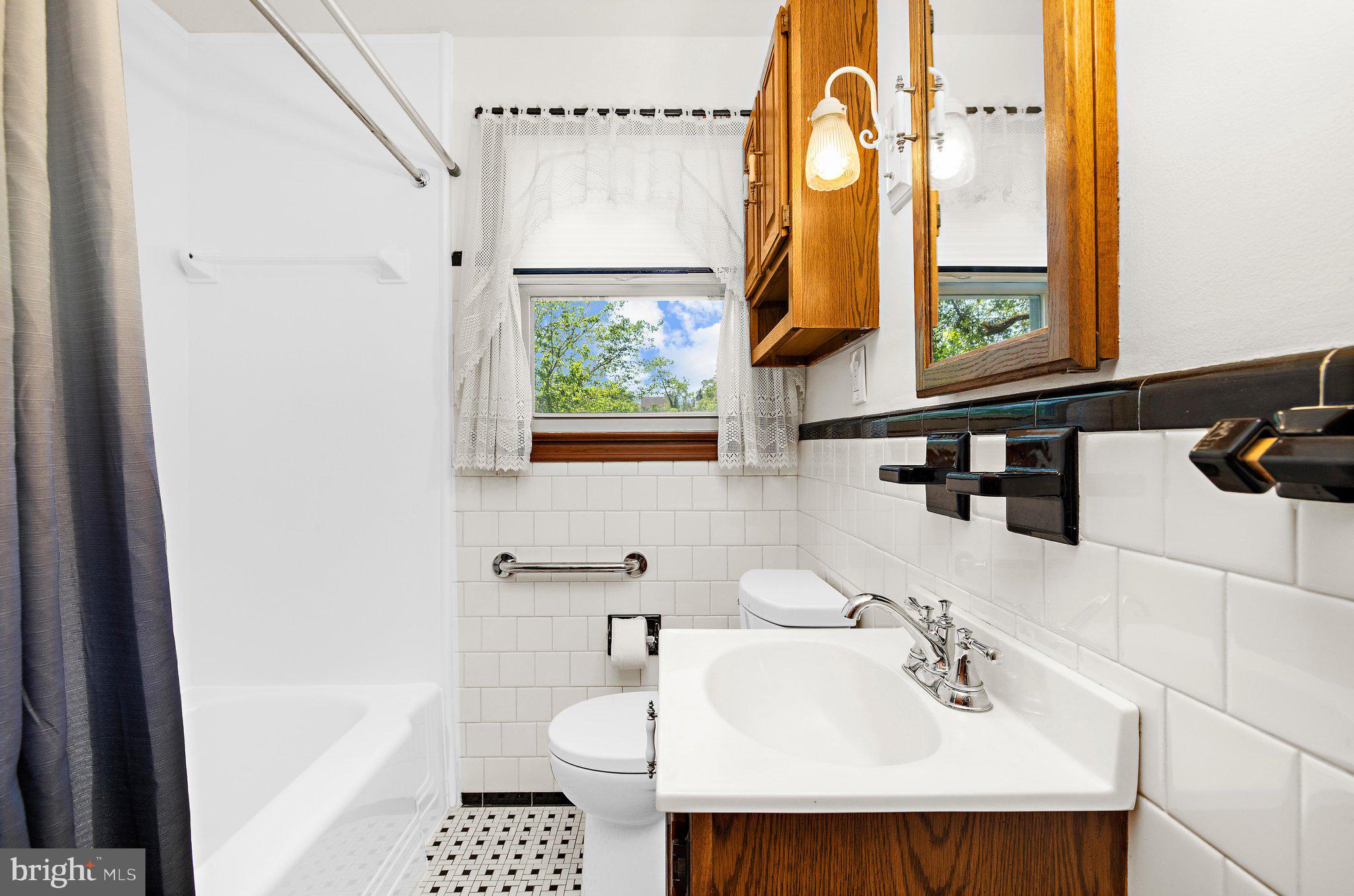 205 7th Avenue Baltimore, MD 21225 - Photo 14 of 61