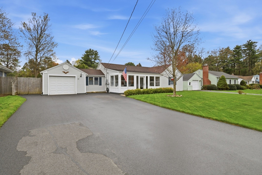 51 Briarcliff Street Springfield, MA 01128 - Photo 2 of 42