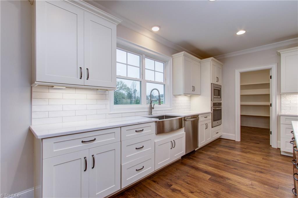 8507 Parkchester Place Oak Ridge, NC 27310 - Photo 14 of 46 Gallery Image 14