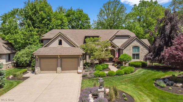 $1,095,000 | 411 Stonebridge Drive, Amherst, OH 44001