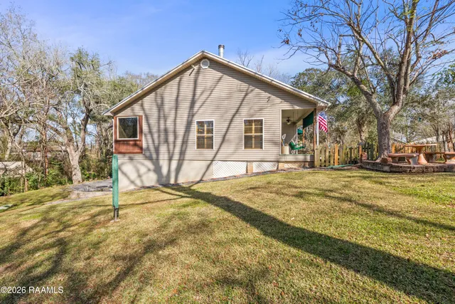 $369,000 | 86 Hidden Hills Lake Road, Arnaudville, LA 70512