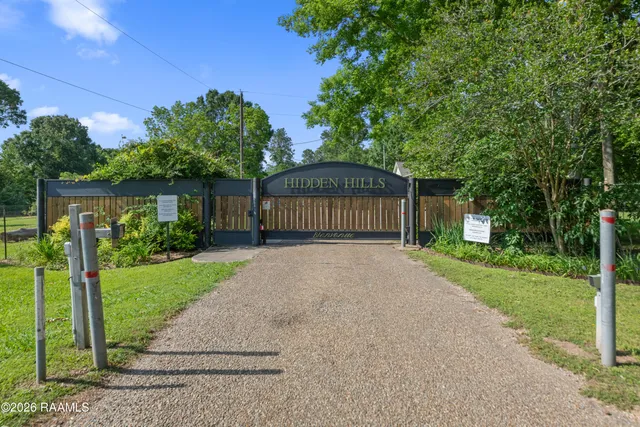 $369,000 | 86 Hidden Hills Lake Road, Arnaudville, LA 70512