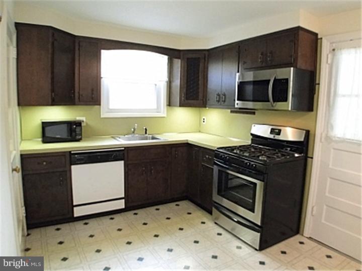 628 Topsfield Road Hatboro, PA 19040 - Photo 14 of 23 Kitchen