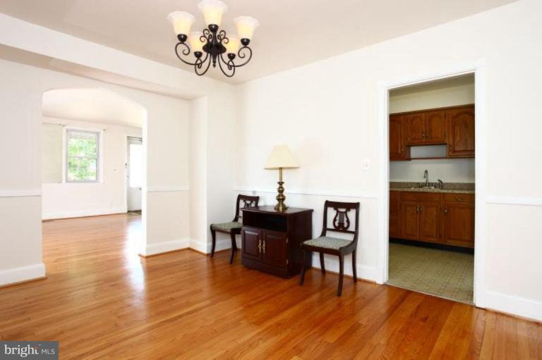 101 Murdock Road Baltimore, MD 21212 - Photo 5 of 12 Dining Room