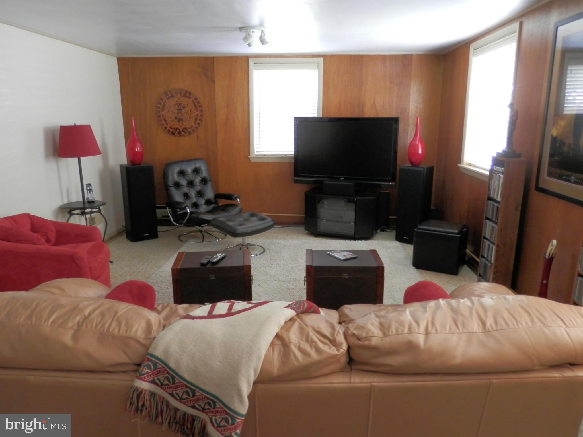 6716 Ransome Drive Baltimore, MD 21207 - Photo 3 of 16 Living Room