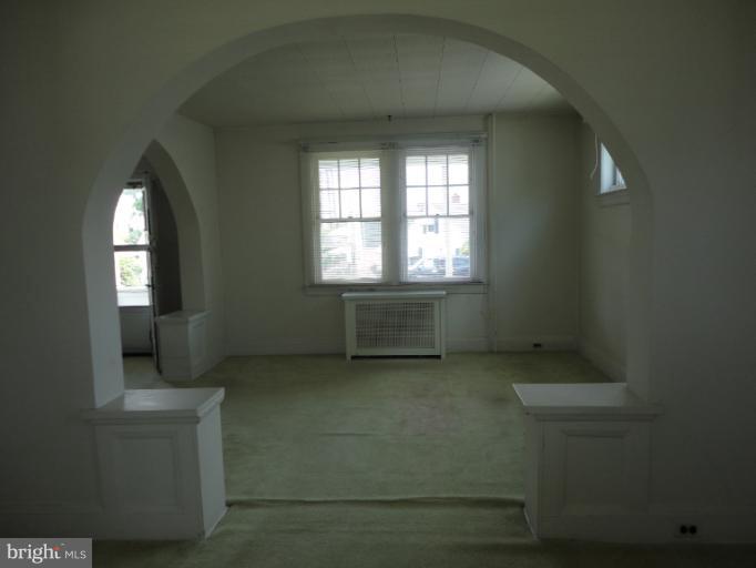 6906 Sollers Point Road Dundalk, MD 21222 - Photo 12 of 17 Living Room