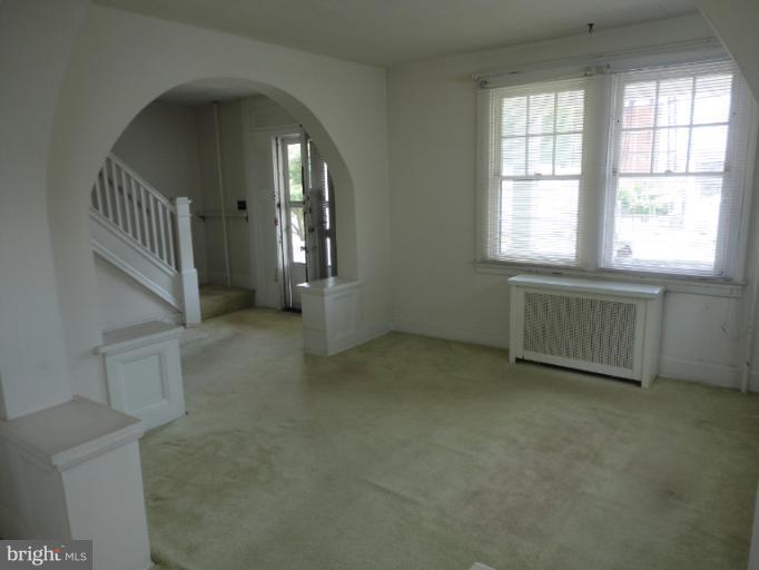 6906 Sollers Point Road Dundalk, MD 21222 - Photo 15 of 17 Living Room