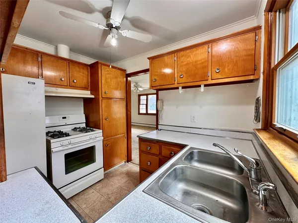 $3,000 | 10 Smith Street, Red Hook, NY 12571