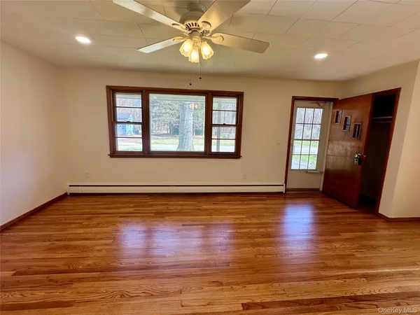 $3,000 | 10 Smith Street, Red Hook, NY 12571