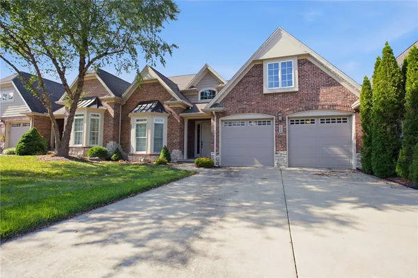 $525,000 | 1220 Mini Hills Drive, Effingham, IL 62401
