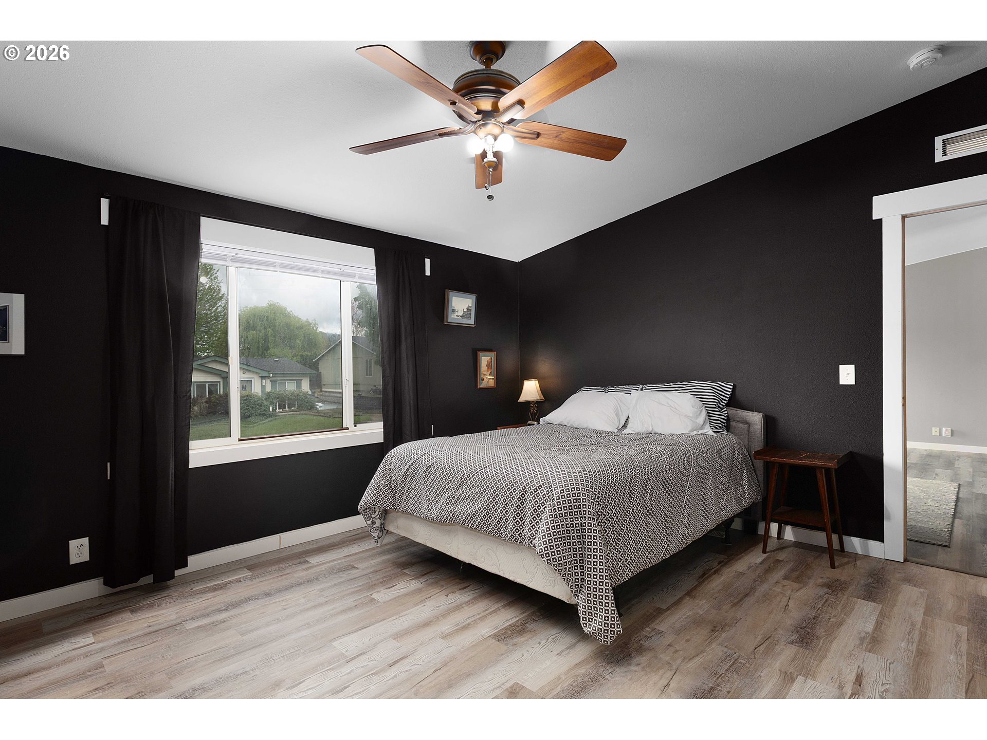 150 Adams Loop Roseburg, OR 97471 - Photo 13 of 25 Primary Bedroom