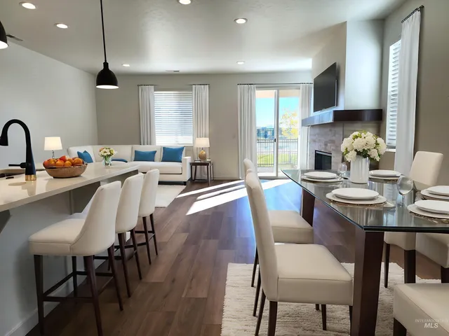 $2,195 | 350 North Lagrasse Lane, Star, ID 83669