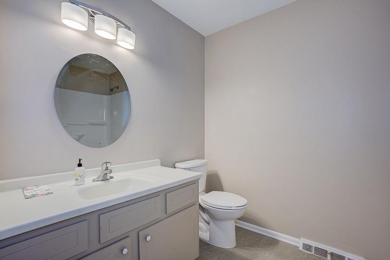 5828 Merriman Road Roanoke, VA 24018 - Photo 15 of 33 Bath #2