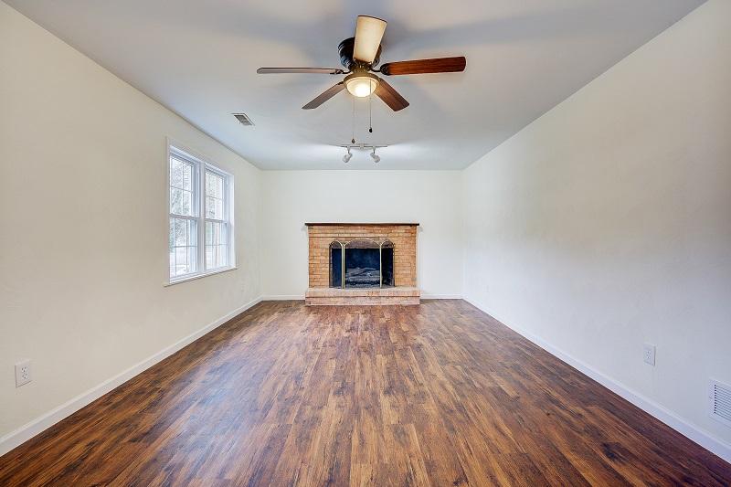 5828 Merriman Road Roanoke, VA 24018 - Photo 17 of 33 Family Room 1
