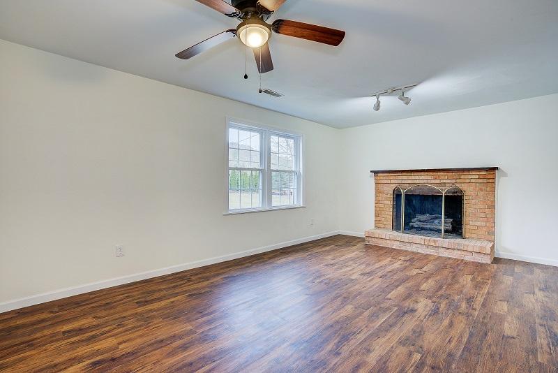 5828 Merriman Road Roanoke, VA 24018 - Photo 18 of 33 Family Room 2
