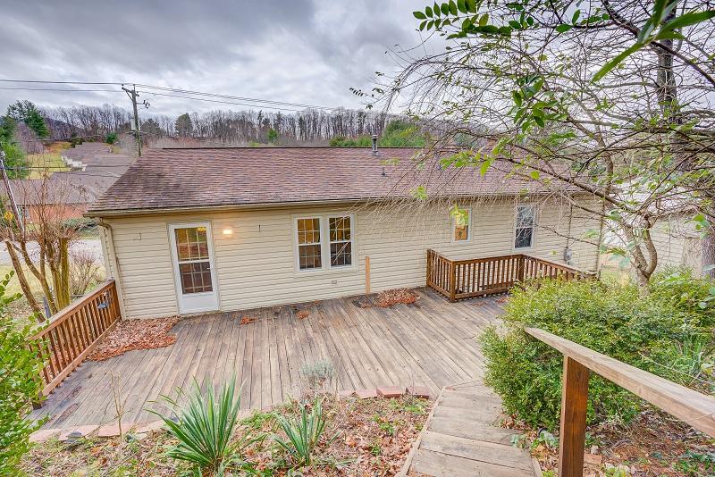5828 Merriman Road Roanoke, VA 24018 - Photo 27 of 33 Back 1