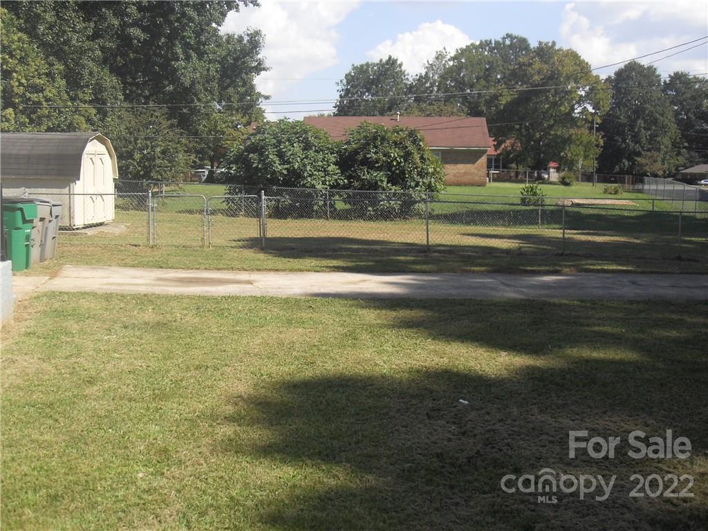 1200 Milan Road East Charlotte, NC 28216 - Photo 8 of 33 Gallery Image 8