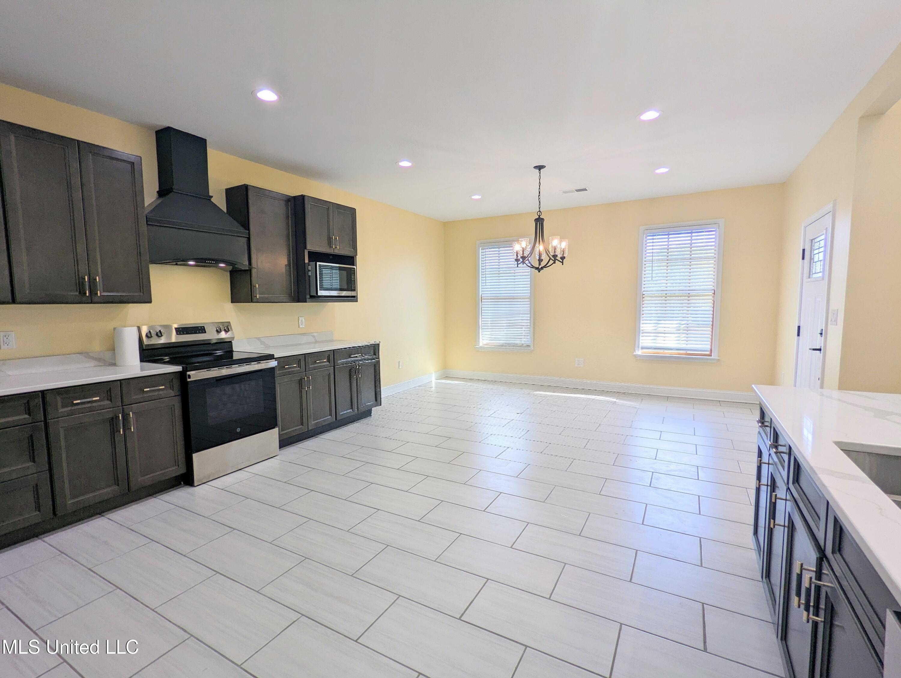 162 Plantation Way Byhalia, MS 38611 - Photo 16 of 48 PXL_20250912_200053015~3