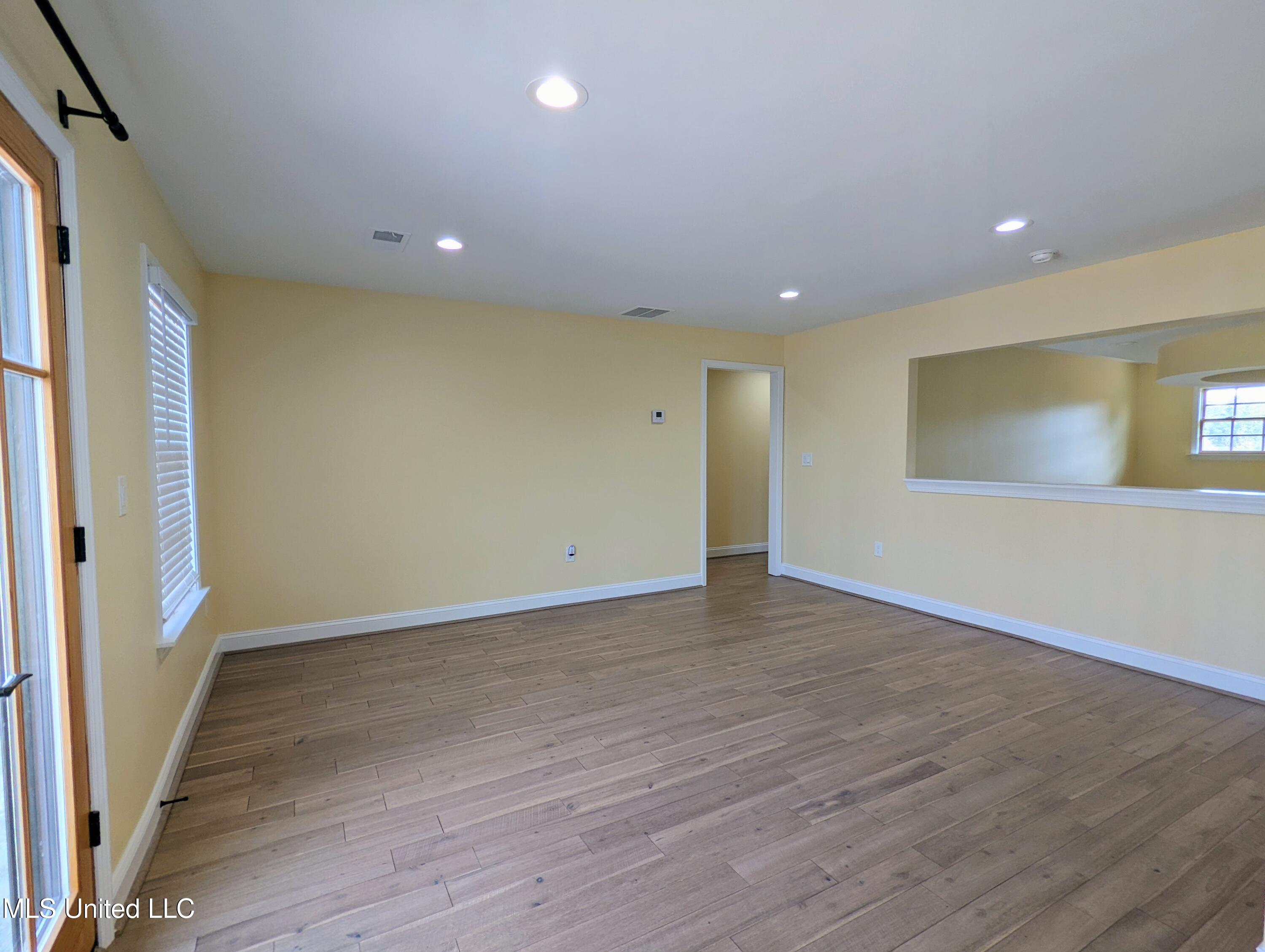 162 Plantation Way Byhalia, MS 38611 - Photo 26 of 48 PXL_20250912_194130347~2