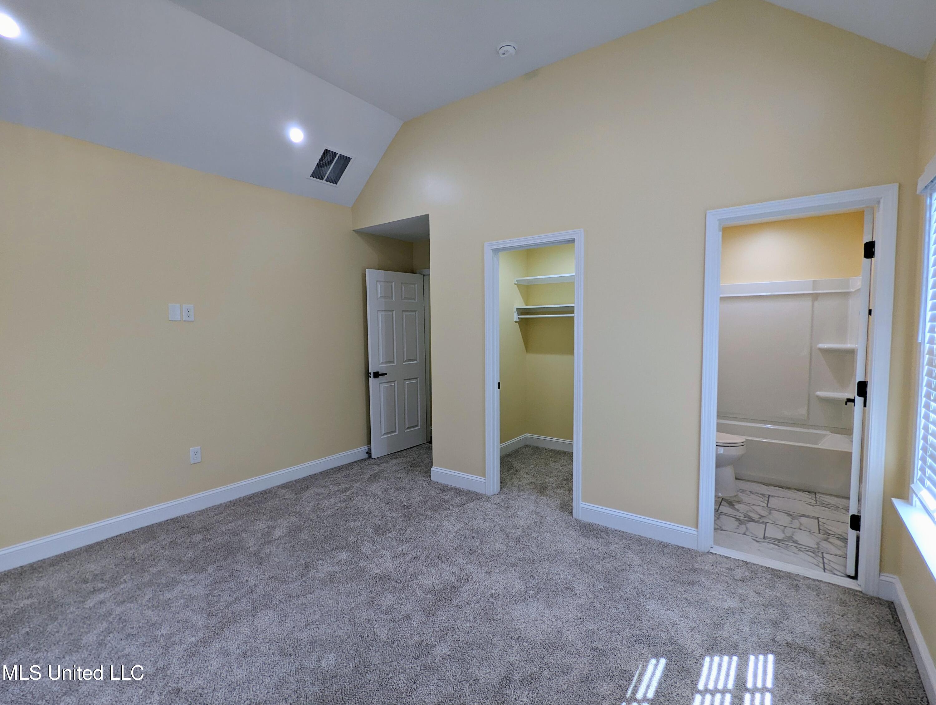 162 Plantation Way Byhalia, MS 38611 - Photo 38 of 48 PXL_20250912_194235742~2