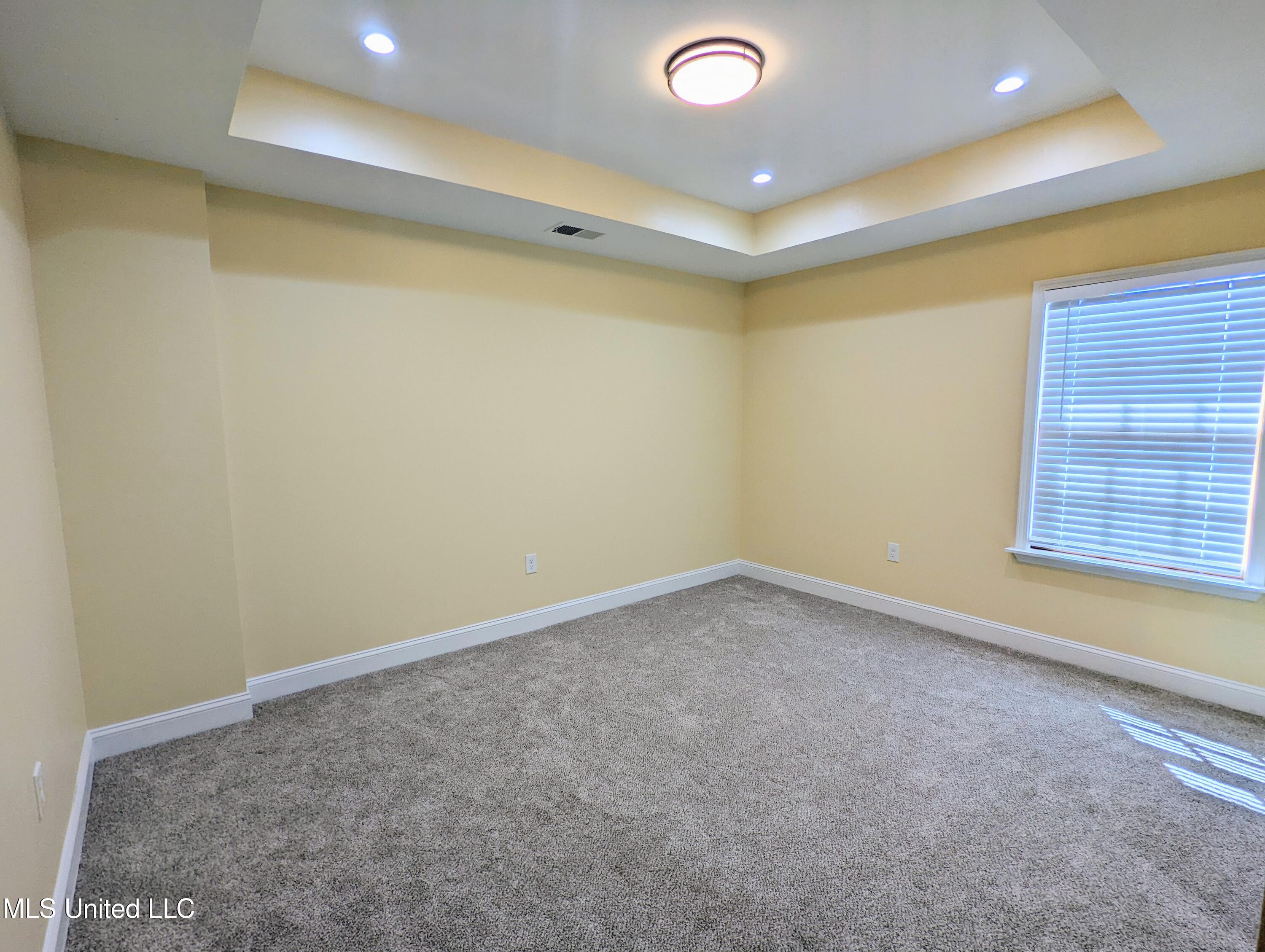 162 Plantation Way Byhalia, MS 38611 - Photo 41 of 48 PXL_20250912_194357684~2