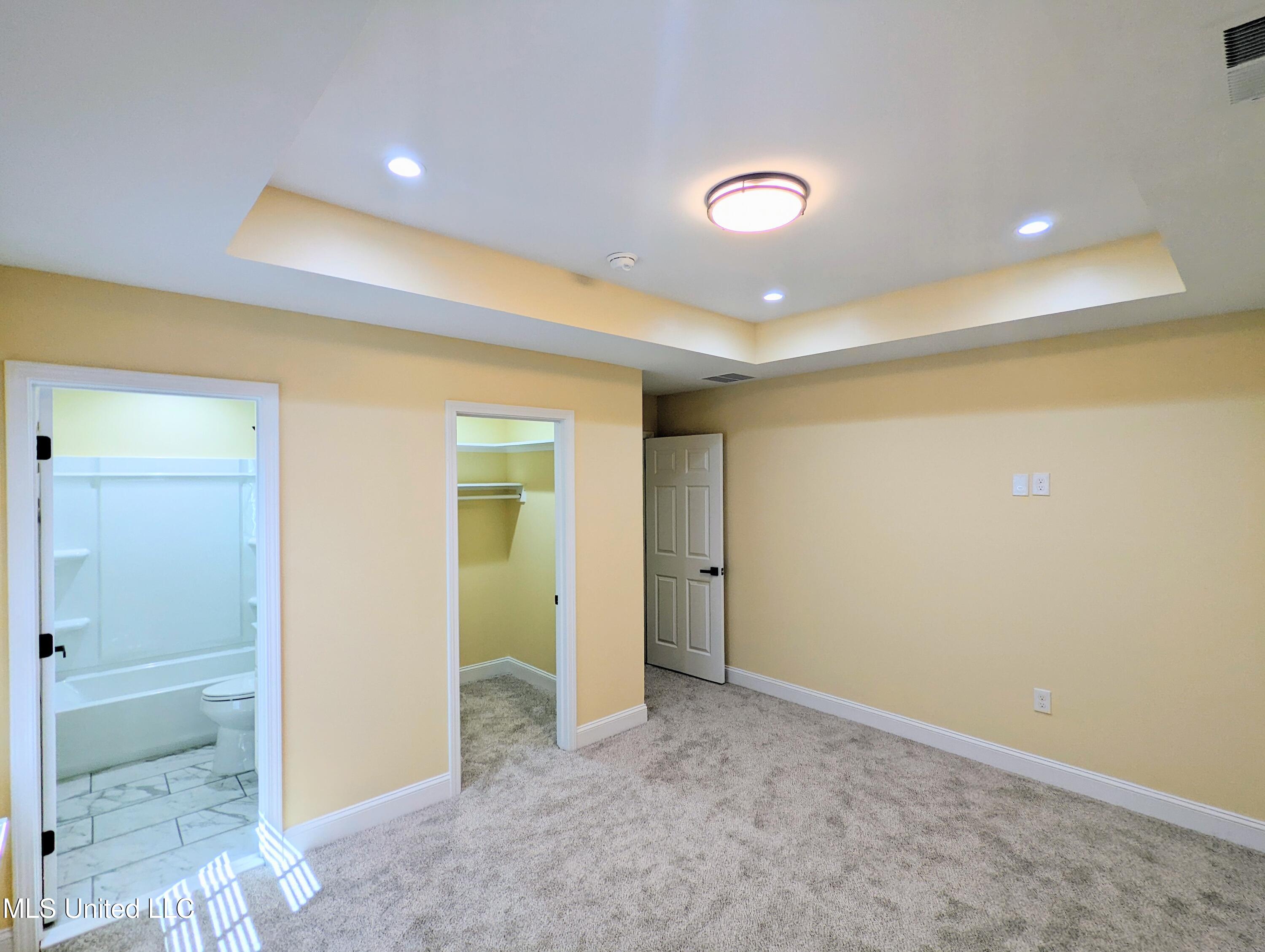 162 Plantation Way Byhalia, MS 38611 - Photo 42 of 48 PXL_20250912_194438548~2