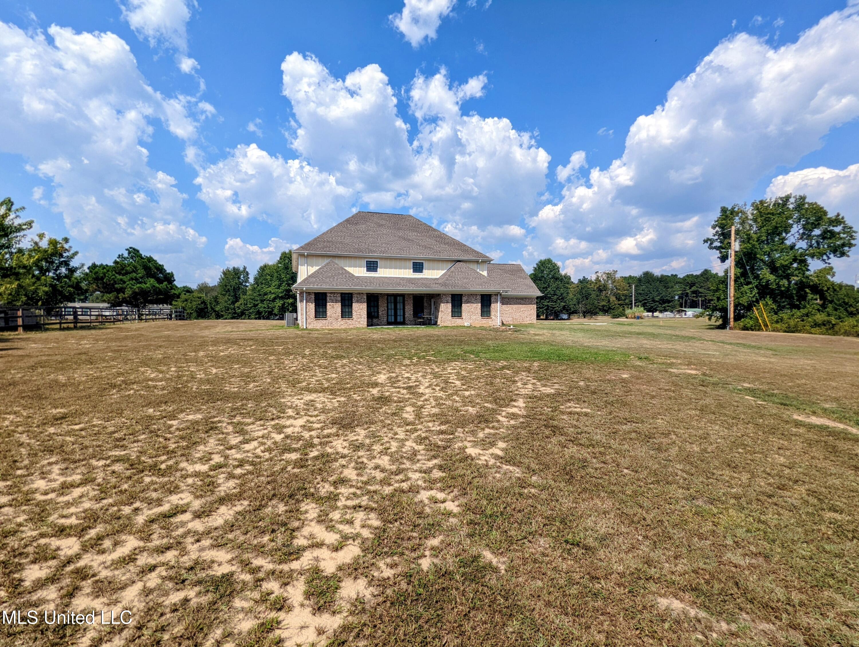 162 Plantation Way Byhalia, MS 38611 - Photo 46 of 48 PXL_20250912_192156058~2