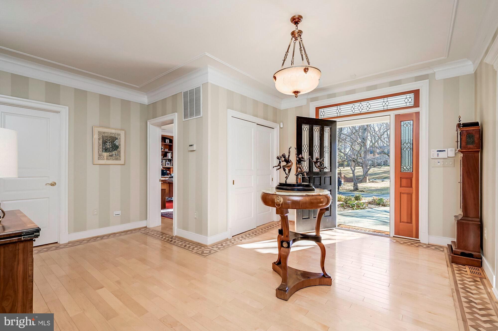 9012 Belmart Road Potomac, MD 20854 - Photo 6 of 38