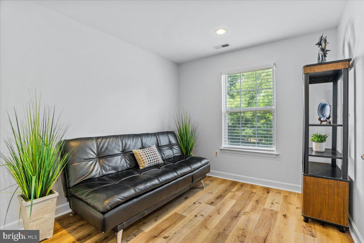 9245 Ridgefield Circle Frederick, MD 21701 - Photo 25 of 53 Bedroom 3 or office space.