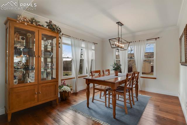 749 Capeglen Road Colorado Springs, CO 80906 - Photo 5 of 48