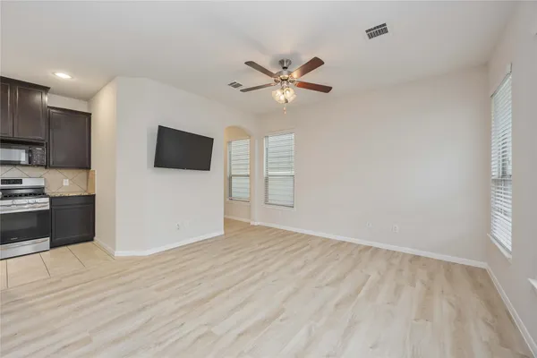 a view of empty room with window