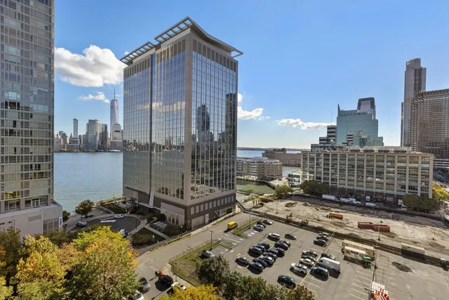 a picture of city view