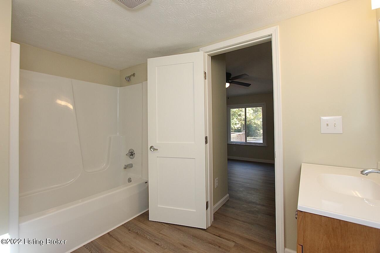 2822 Beech Grove Road Shepherdsville, KY 40165 - Photo 18 of 35 All Photos - 1 of 1 (16)