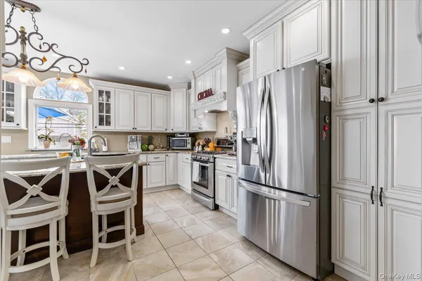 $1,399,999 | 174-28 Pidgeon Meadow Road | Flushing