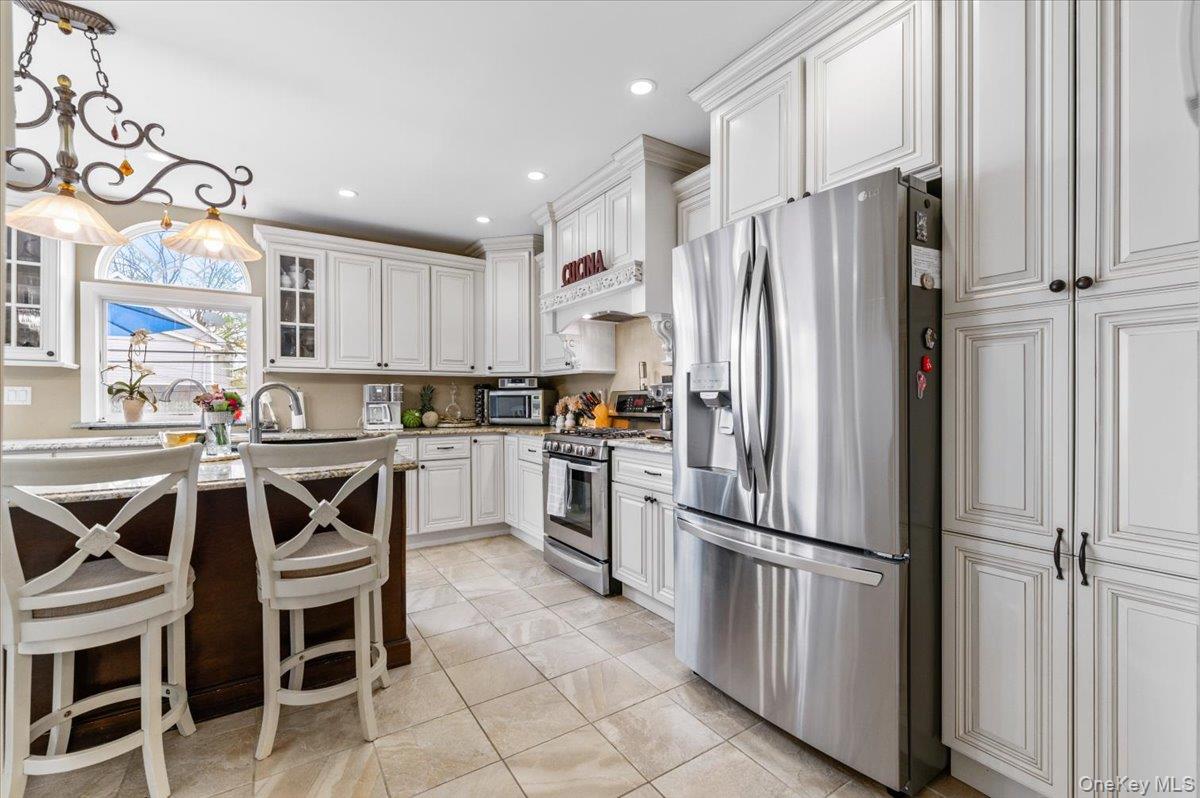 174-28 Pidgeon Meadow Road Queens, NY 11365 - Photo 11 of 42