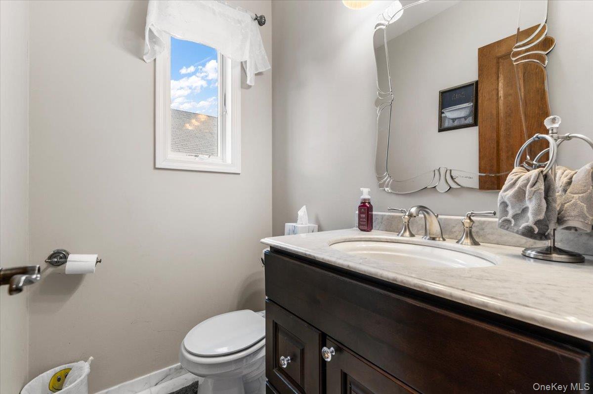 174-28 Pidgeon Meadow Road Queens, NY 11365 - Photo 26 of 42