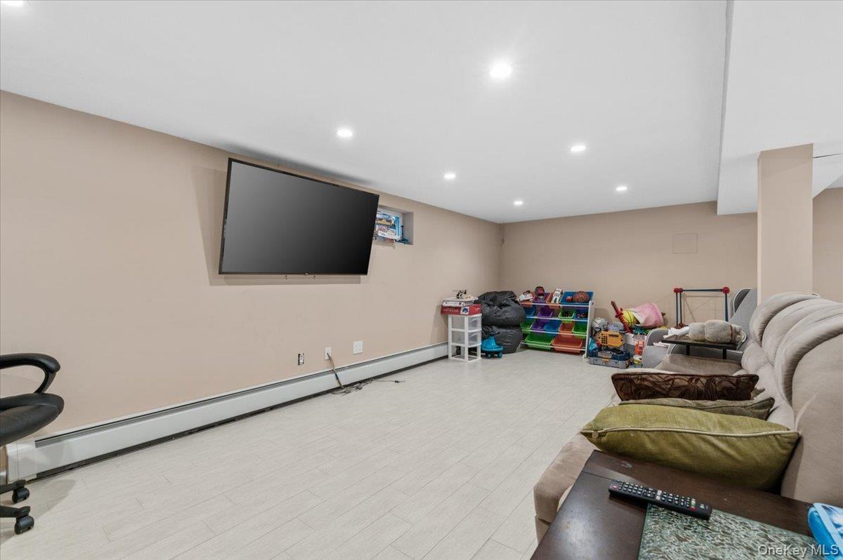 174-28 Pidgeon Meadow Road Queens, NY 11365 - Photo 29 of 42