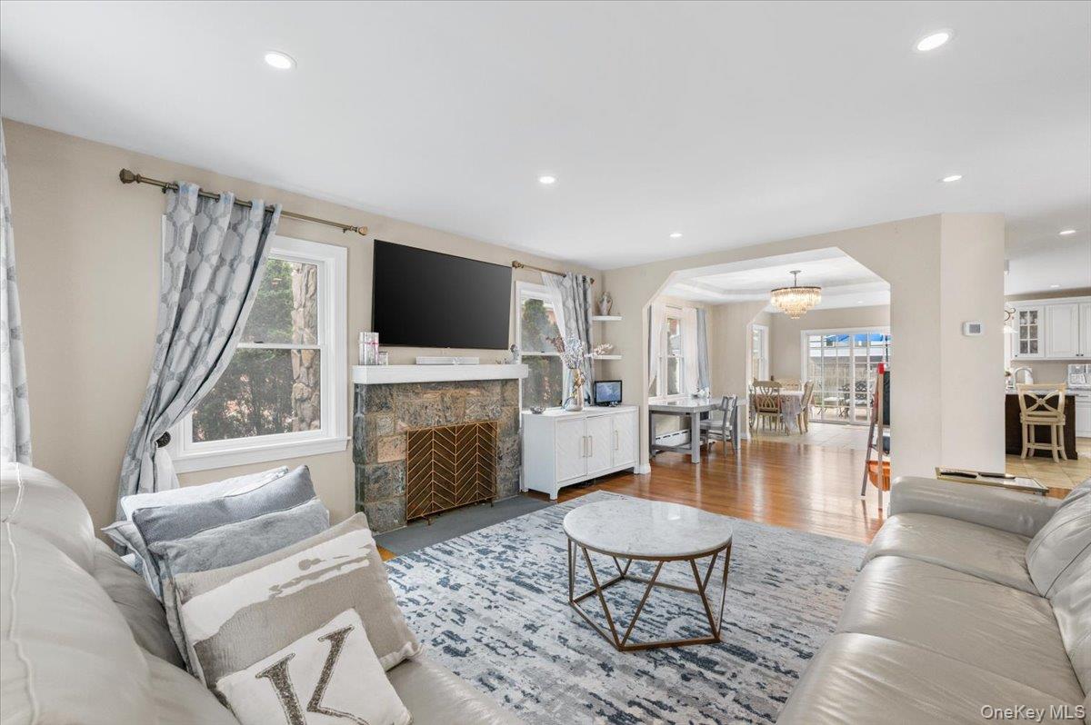 174-28 Pidgeon Meadow Road Queens, NY 11365 - Photo 3 of 42